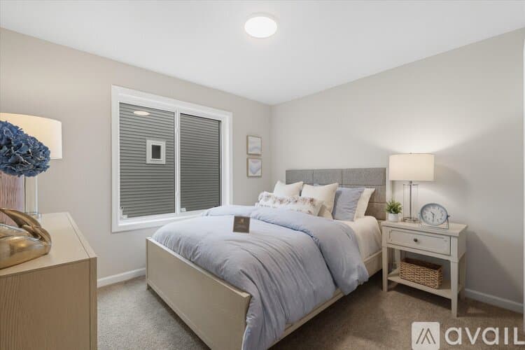 Lake Elmo House: 3472 Knightsbridge Trl N