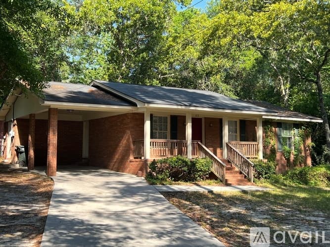Statesboro House: 212 Henderson St