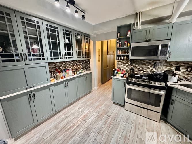Boston Apartment: 1662 Commonwealth Ave