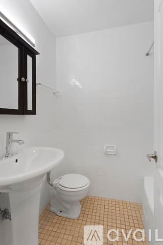 Chicago Apartment: 5858 N Sheridan Rd