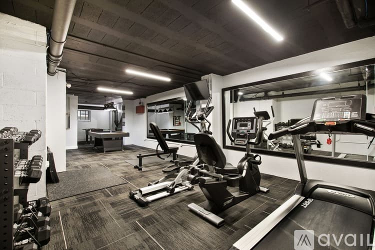 Chicago Apartment: 5858 N Sheridan Rd