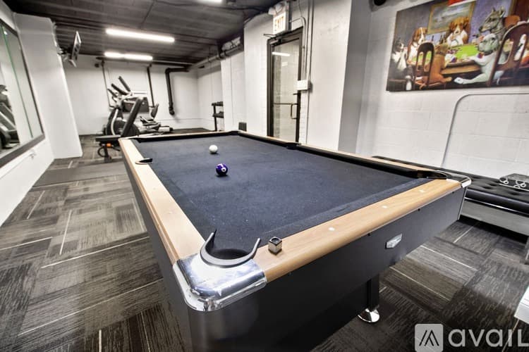 Chicago Apartment: 5858 N Sheridan Rd