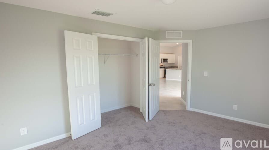 Cape Coral House: 916 SW 24th St