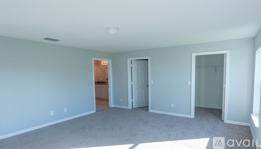 Cape Coral House: 916 SW 24th St
