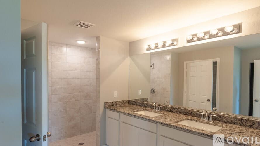 Cape Coral House: 916 SW 24th St