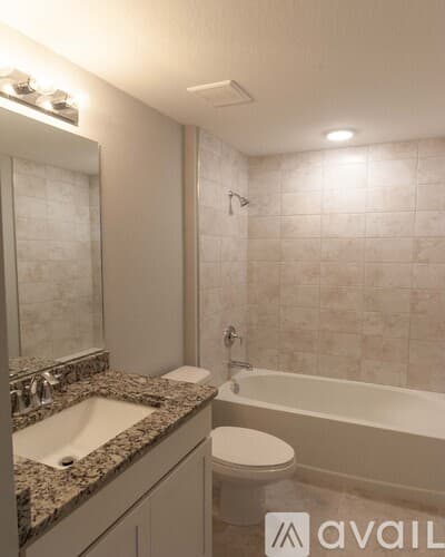 Cape Coral House: 916 SW 24th St