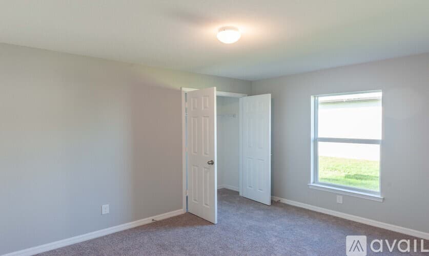 Cape Coral House: 916 SW 24th St