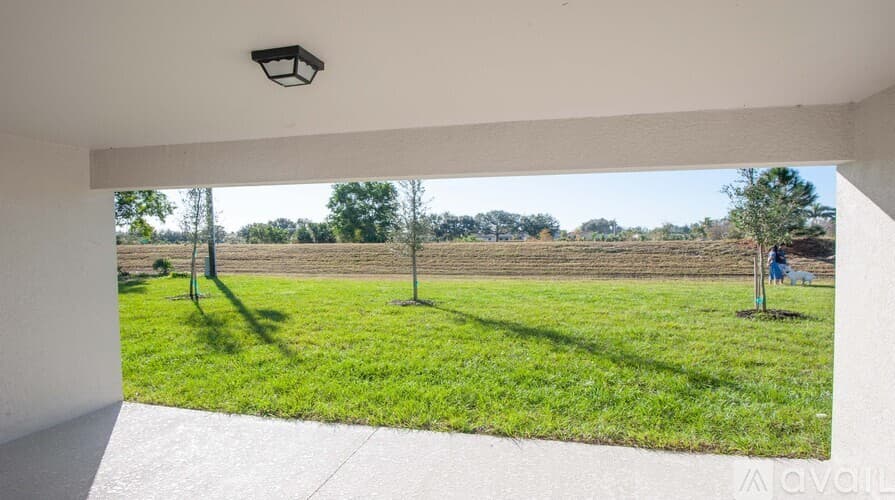 Cape Coral House: 916 SW 24th St