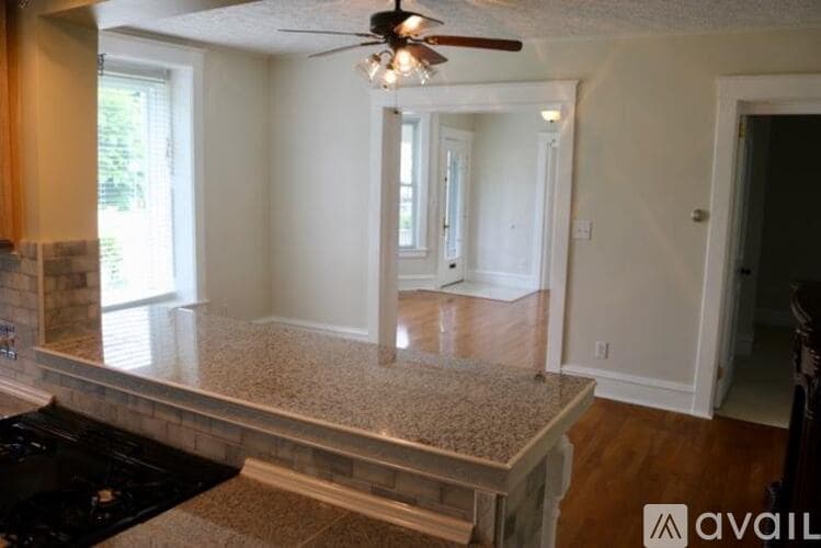 Elmira Apartment: 470 South Ave