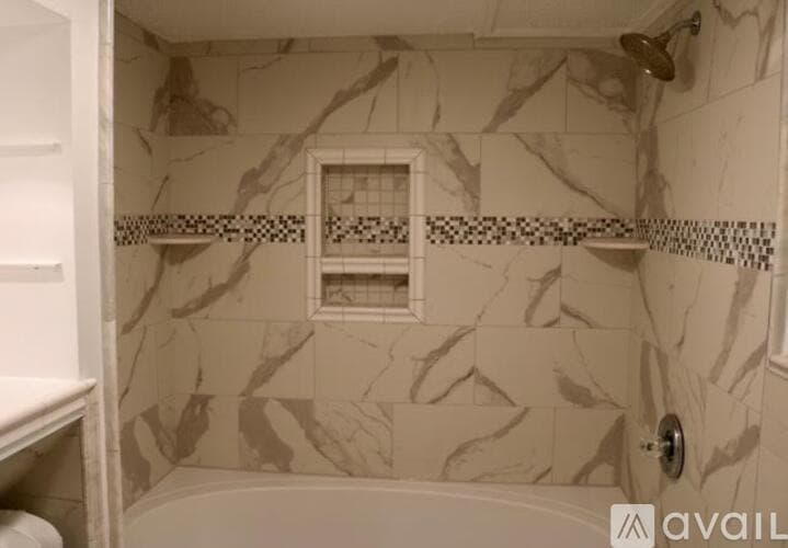 Elmira Apartment: 470 South Ave