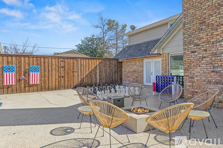 Haltom City House: 6333 Tosca Dr