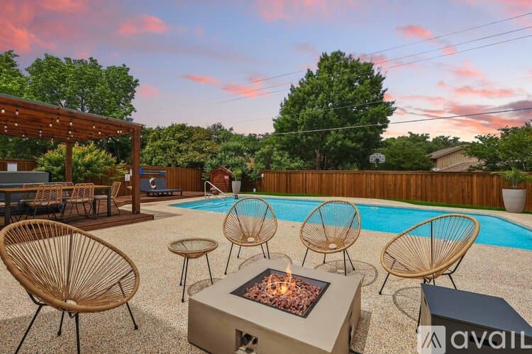 Haltom City House: 6333 Tosca Dr