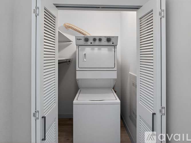 Chicago Apartment: 800 S Michigan Ave