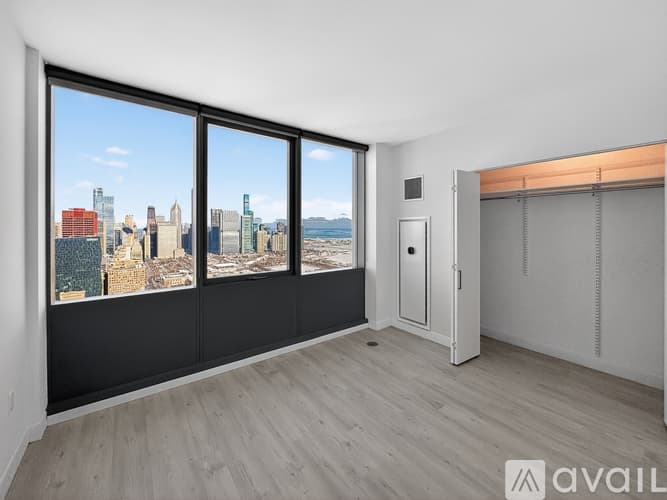 Chicago Apartment: 800 S Michigan Ave