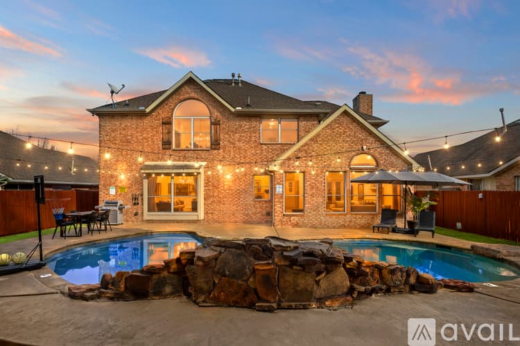 Haltom City House: 5717 Christy Ln
