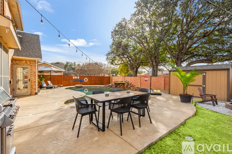 Haltom City House: 5717 Christy Ln