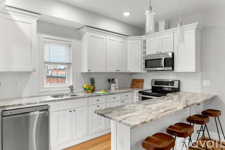 Boston Apartment: 1047 Saratoga St