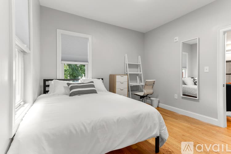 Boston Apartment: 1047 Saratoga St