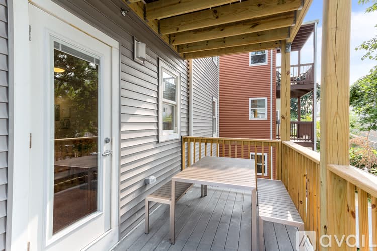 Boston Apartment: 1047 Saratoga St