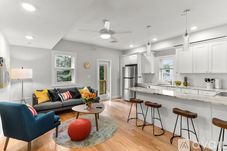 Boston Apartment: 1047 Saratoga St