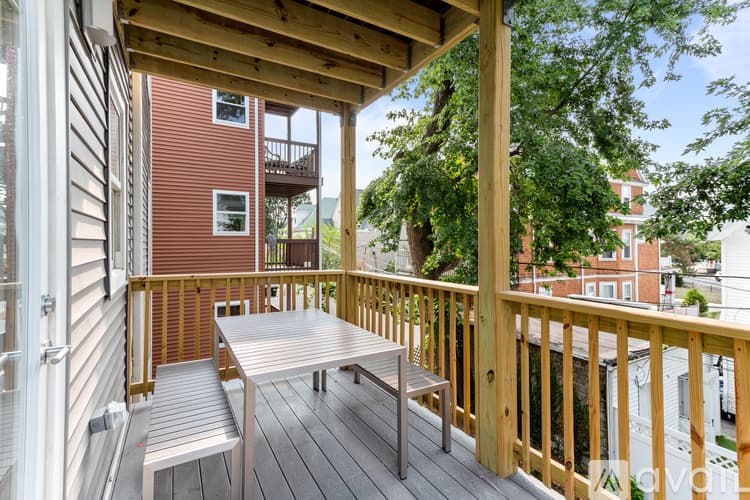 Boston Apartment: 1047 Saratoga St