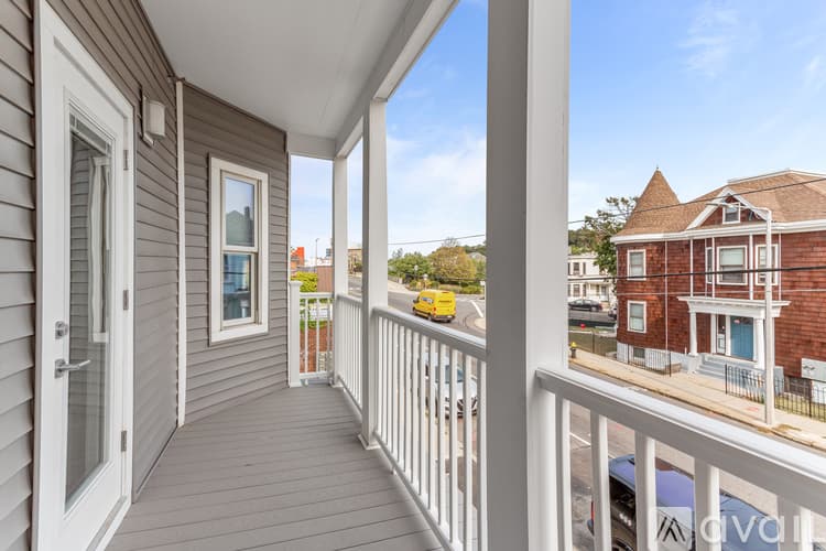Boston Apartment: 1047 Saratoga St
