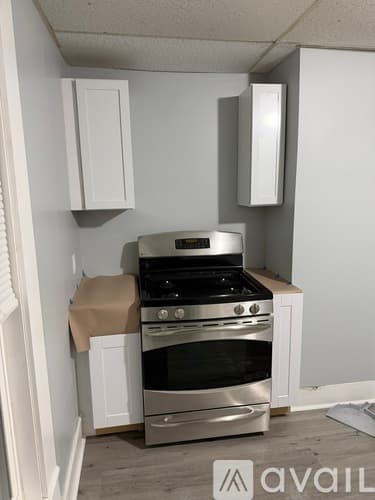 Webster Apartment: 212 School St