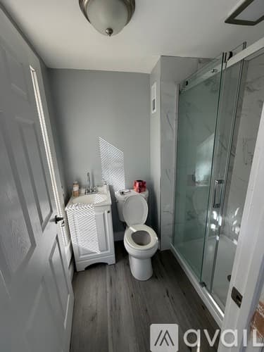 Webster Apartment: 212 School St