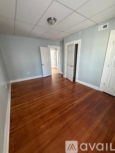 Webster Apartment: 212 School St