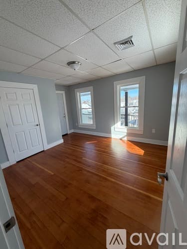 Webster Apartment: 212 School St