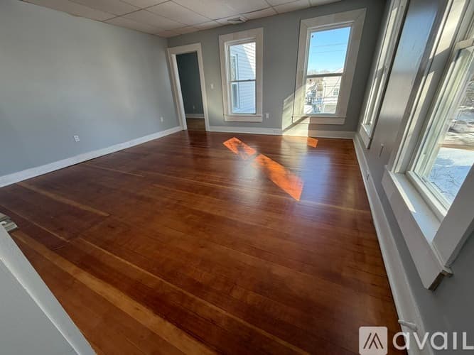 Webster Apartment: 212 School St