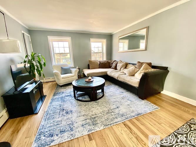 Evanston Apartment: 730 Wesley Avenue