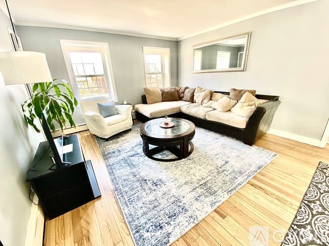 Evanston Apartment: 730 Wesley Avenue