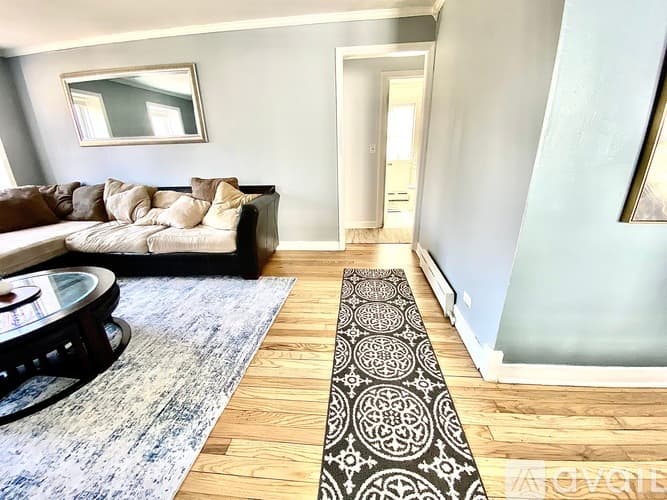 Evanston Apartment: 730 Wesley Avenue