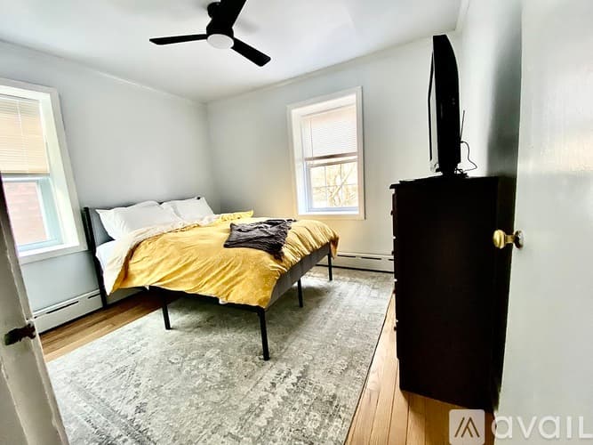 Evanston Apartment: 730 Wesley Avenue