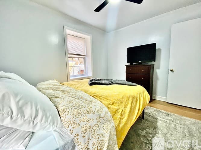 Evanston Apartment: 730 Wesley Avenue