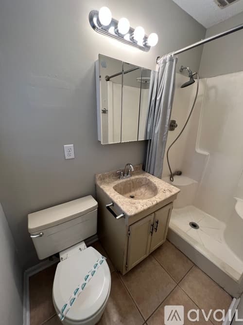 Statesboro House: 811 Robin Hood Trail