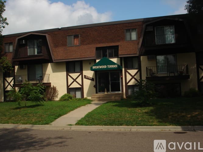 Mounds View Apartment: 5284 Greenfield Avenue