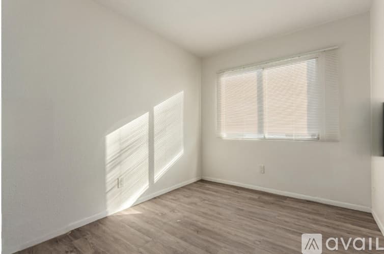 Phoenix Townhome: 4523 E Wood Street