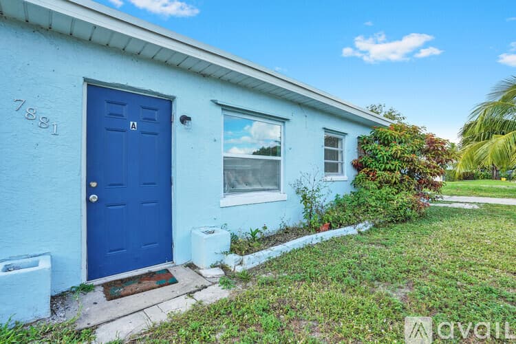 Lantana Apartment: 7871 Terrace Rd