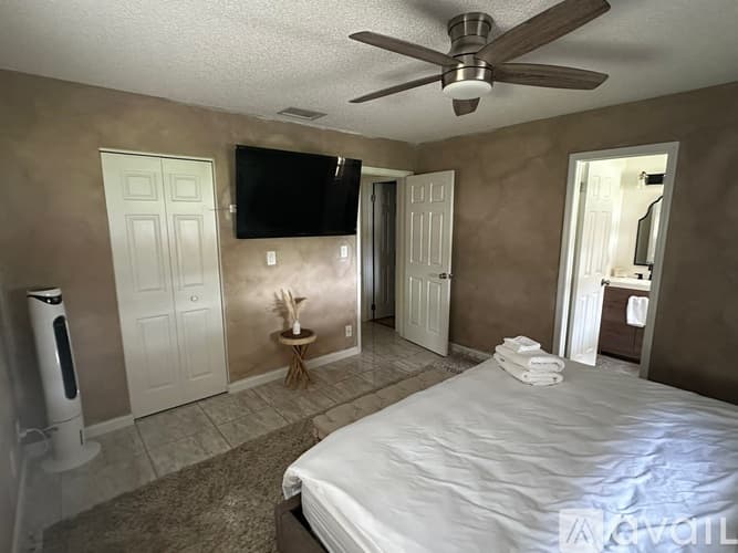 Boynton Beach House: 8110 Rose Marie Avenue East