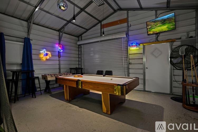 Haltom City House: 6333 Tosca Dr