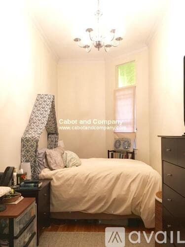 Boston Apartment: 185 Beacon St