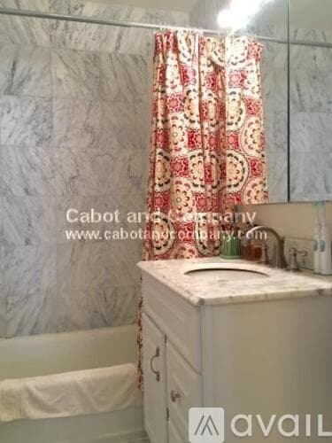 Boston Apartment: 185 Beacon St
