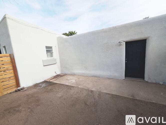 Albuquerque Apartment: 1203 Barelas Rd SW