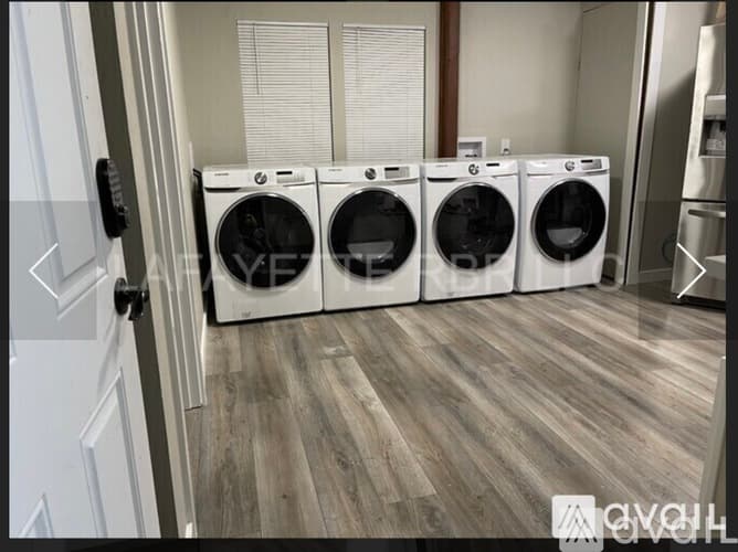 Parkland Apartment: 1105 Lafayette St S