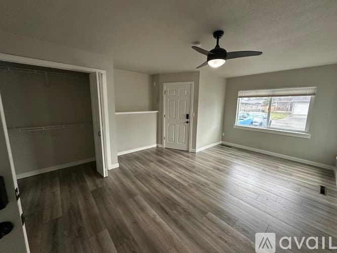 Parkland Apartment: 1105 Lafayette St S