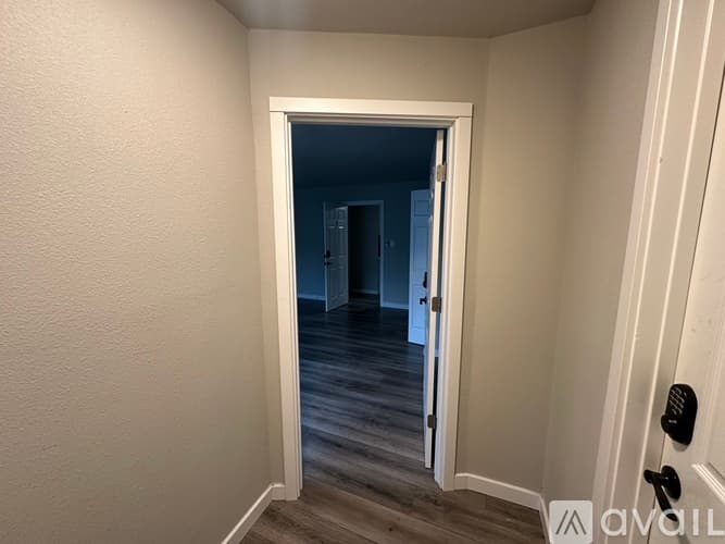 Parkland Apartment: 1105 Lafayette St S