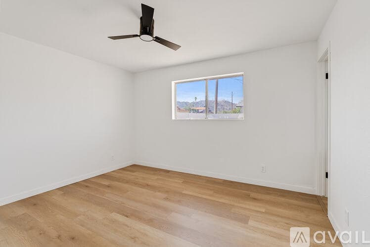Phoenix House: 301 W Desert Dr