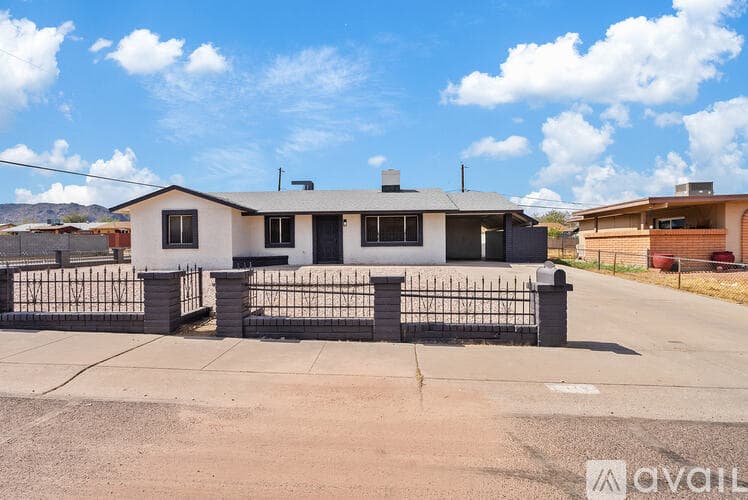 Phoenix House: 301 W Desert Dr